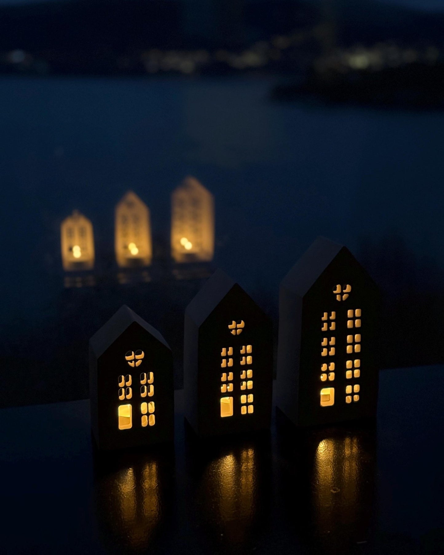 Handcrafted Holiday Candle House - Concrete Christmas Decoration - Dustivy