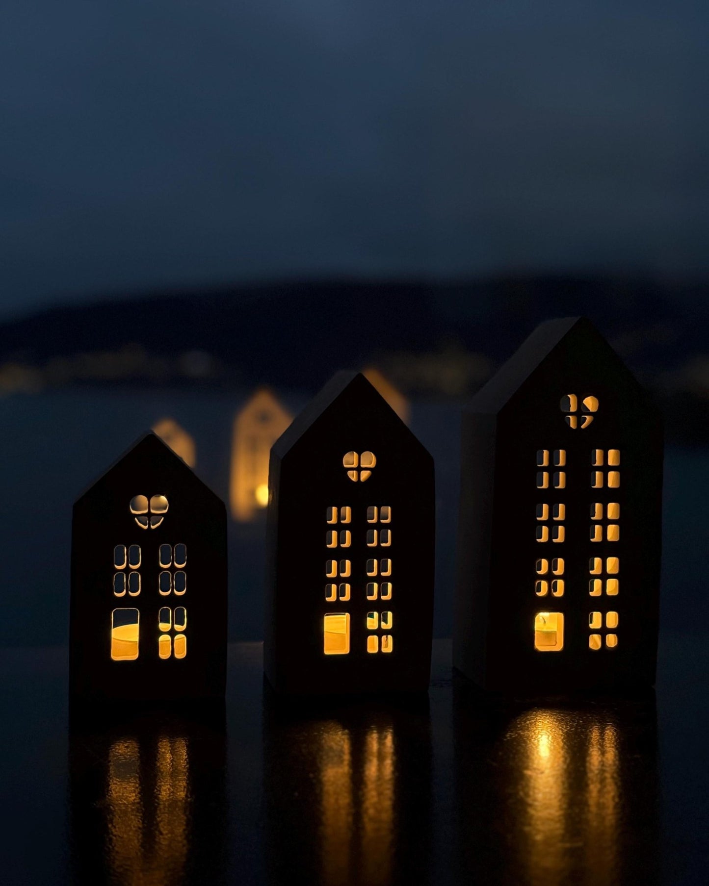 Handcrafted Holiday Candle House - Concrete Christmas Decoration - Dustivy