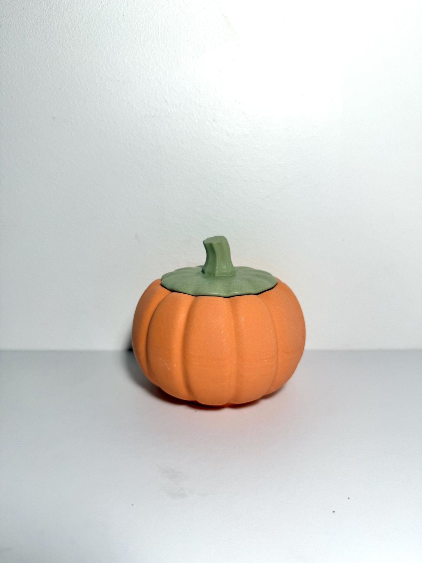 Handcrafted Plaster Pumpkin Candle Holder: A Cozy Candle and Jewelry Holder - Dustivy