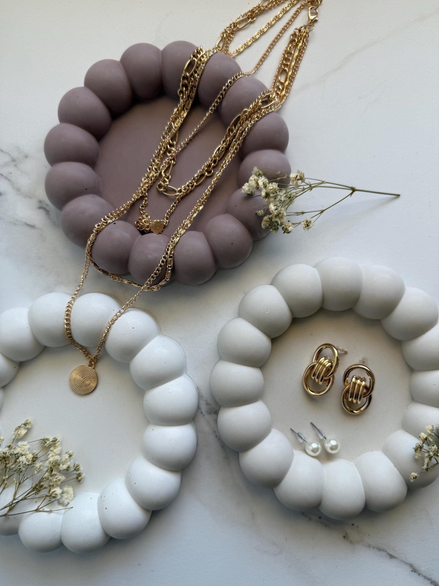 Handmade Concrete Bubble Tray – Perfect for Jewelry, Candles, Coffee, Cosmetics, and Perfumes - Dustivy