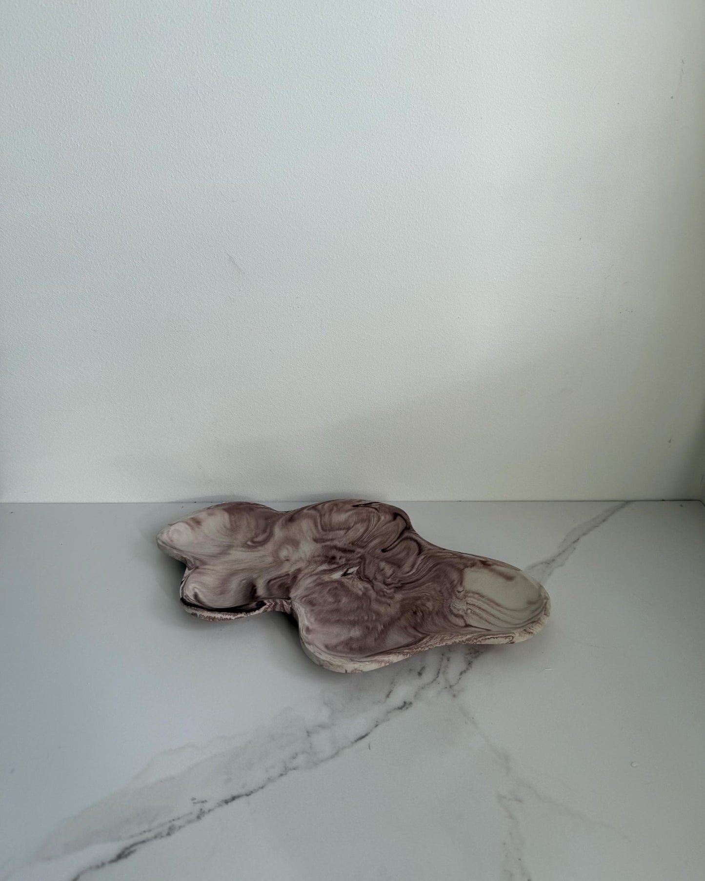 Handmade Concrete Cloudlet Tray – Perfect for Jewelry, Candles, Coffee, Cosmetics, and Perfumes - Dustivy
