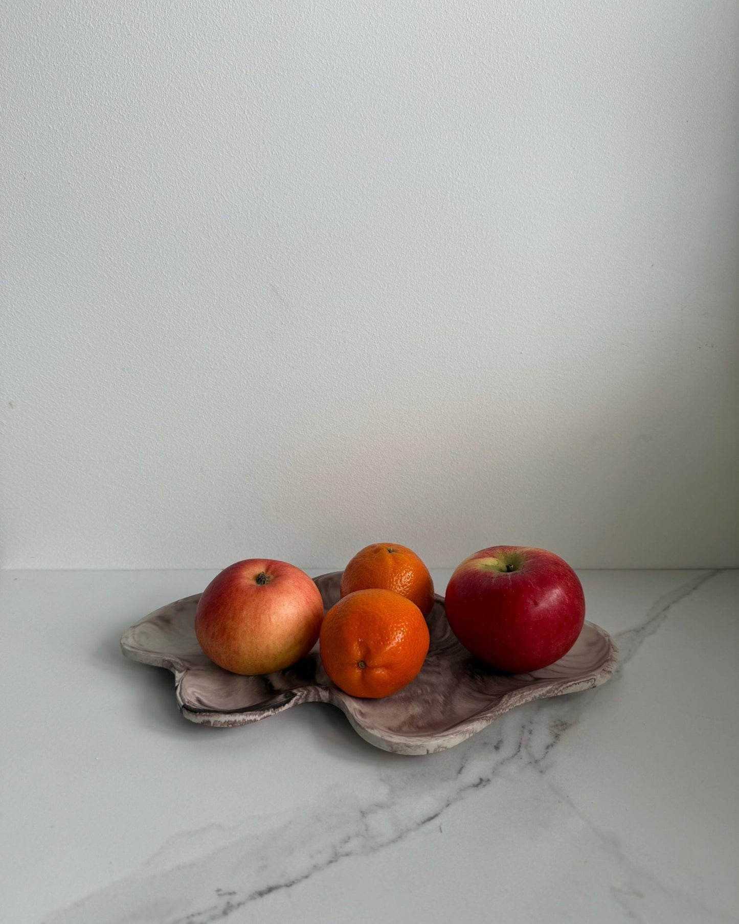Handmade Concrete Cloudlet Tray – Perfect for Jewelry, Candles, Coffee, Cosmetics, and Perfumes - Dustivy