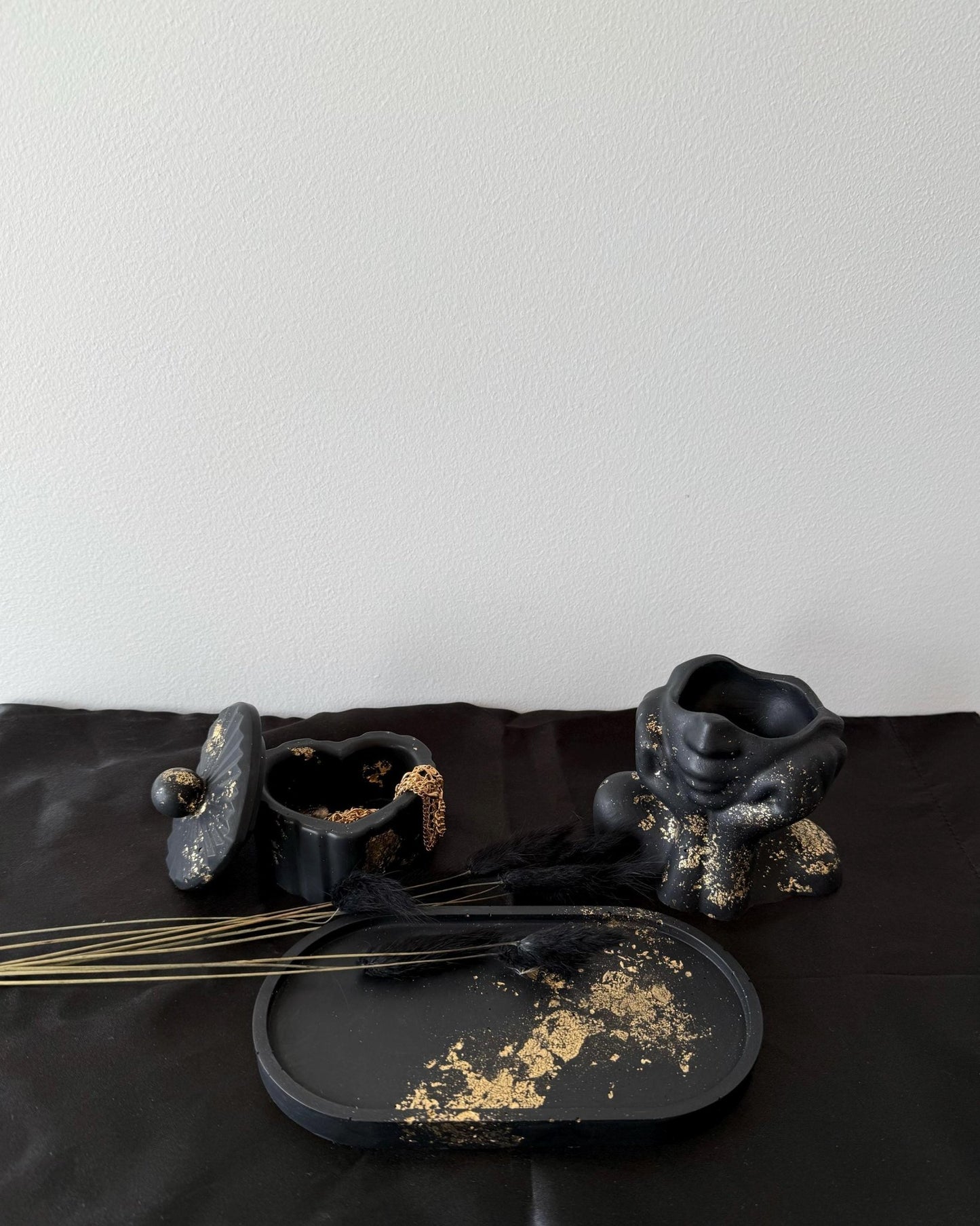 Handmade Concrete Dame Set – Perfect for Jewelry, Candles, Coffee, Cosmetics, and Perfumes - Dustivy