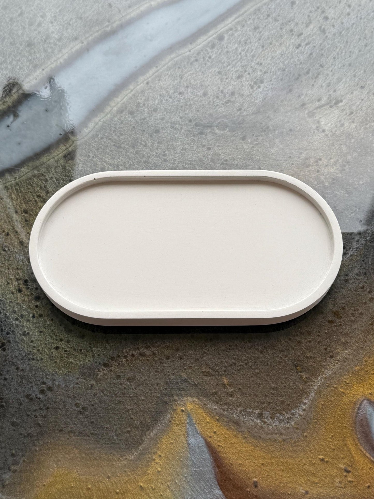 Handmade Concrete Oval Tray – Perfect for Jewelry, Candles, Coffee, Cosmetics, and Perfumes - Dustivy