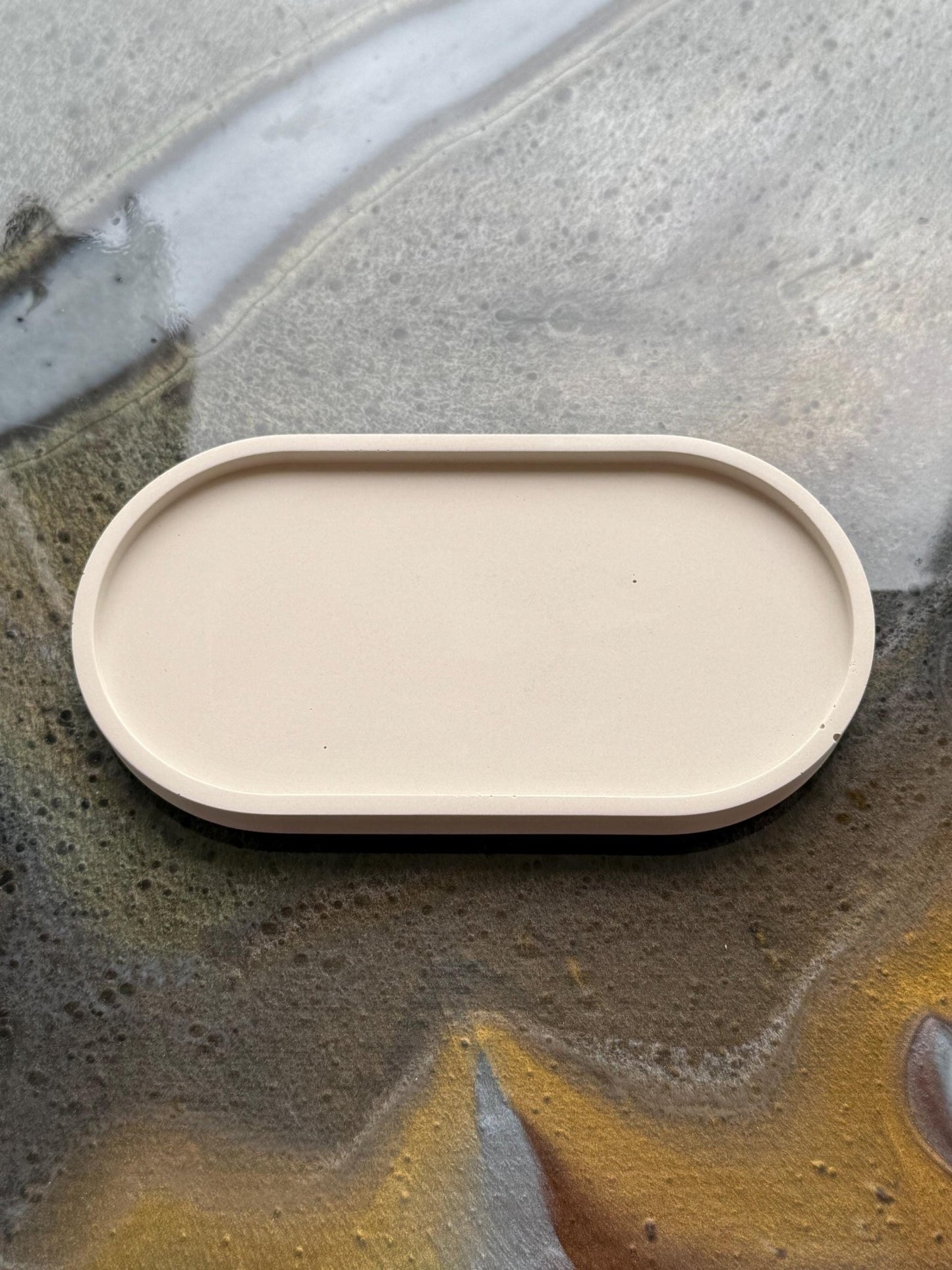Handmade Concrete Oval Tray – Perfect for Jewelry, Candles, Coffee, Cosmetics, and Perfumes - Dustivy