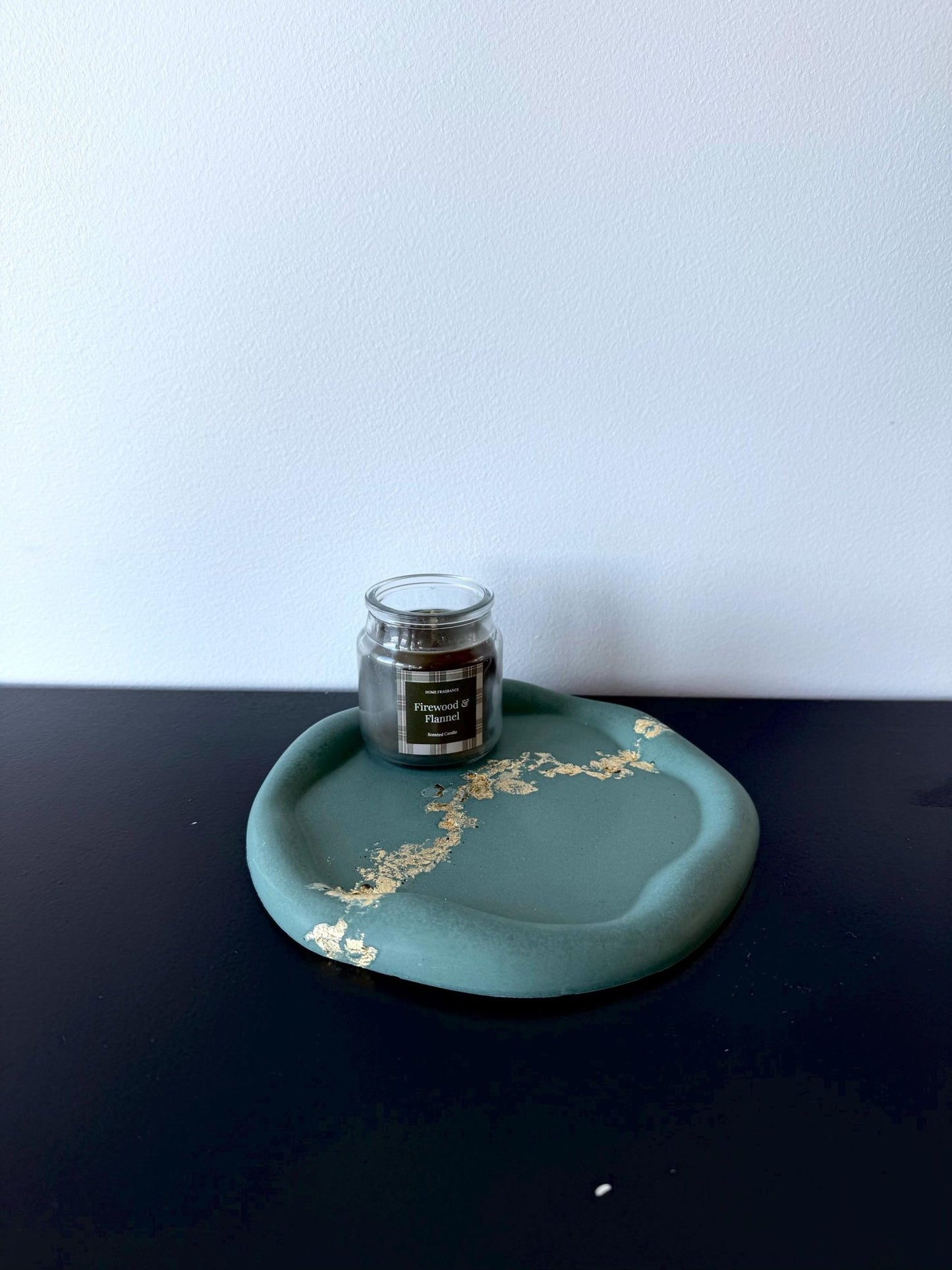 Handmade Concrete Waves Tray – Perfect for Jewelry, Candles, Coffee, Cosmetics, and Perfumes - Dustivy